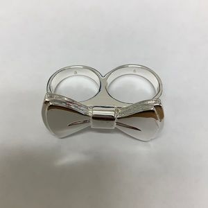 Double bow ring